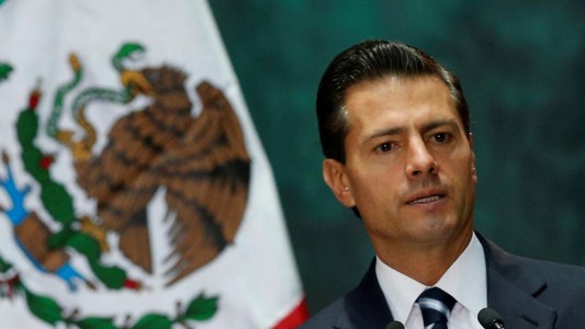 Una investigación acusa al presidente de México de plagiar su tesis