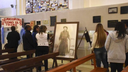 Vigilias para esperar la ceremonia de canonización del cura Brochero en el Vaticano