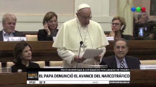 El Papa visita Myanmar, donde una "limpieza étnica" dejó cientos de muertos