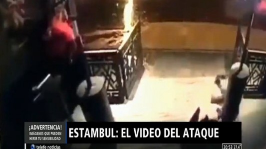 Encapuchado y a los tiros: así ingresaba el autor del ataque a la discoteca de Turquía