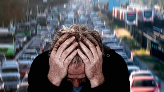 Estudio confirma que vivir cerca de calles con mucho tránsito y ruido causa demencia