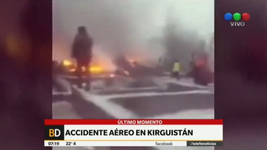 Un avión turco se estrelló sobre viviendas en Kirguistán