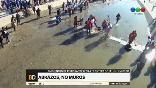 Abrazos en la frontera: la respuesta de los migrantes mexicanos al muro de Trump