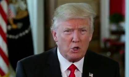Trump, contra el juez que frenó el veto migratorio: "Si pasa algo, la culpa es suya"