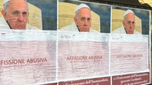Qué dijo el papa Francisco, tras la aparición de afiches en su contra