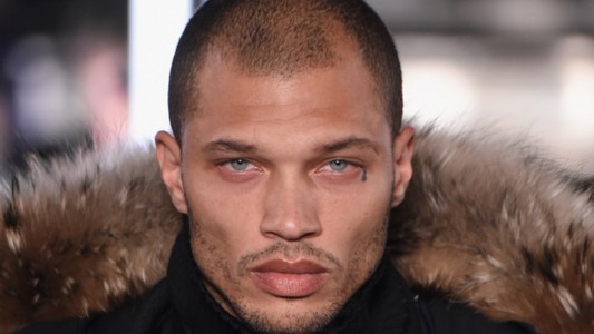 El preso más lindo del mundo está en libertad y debutó sobre la pasarela de New York