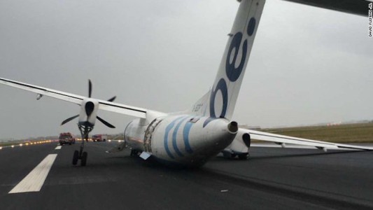 Milagro en Holanda: un avión logró descender con el tren de aterrizaje roto