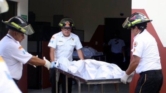 Murieron 29 chicas al incendio un orfanato en Guatemala