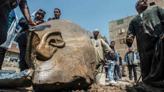 Egipto: encontraron dos estatuas de reyes faraónicos durante una excavación