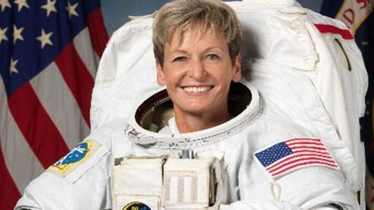 Una estadounidense se convirtió en la astronauta con más paseos espaciales