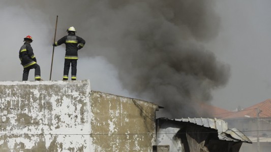 Al menos cinco muertos luego de que una avioneta se estrellara contra un supermercado en Portugal