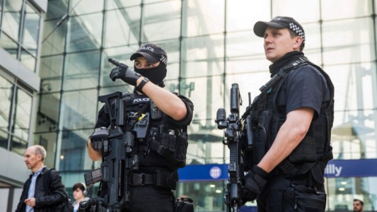 Reino Unido: elevan a "crítico" el nivel de alerta y las Fuerzas Armadas salen a patrullar las calles