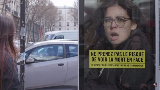 "No se arriesgue a enfrentar la muerte": la fuerte campaña de seguridad vial que conmueve al mundo