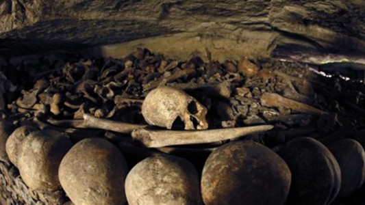 Rescataron a dos adolescentes perdidos en las Catacumbas de París