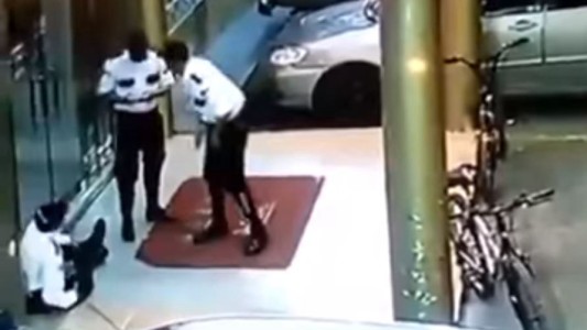 Video tremendo: un custodio quiso asustar a compañero con su fusil y lo mató de un tiro