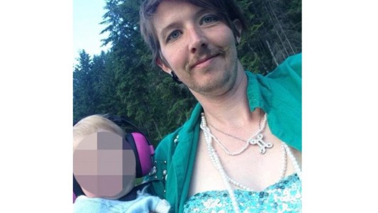 Pelea judicial para inscribir a su bebé sin género asignado