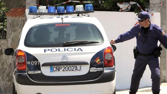 Indignación en España: detuvieron a un hombre que se olvidó a su beba de 16 meses en el auto