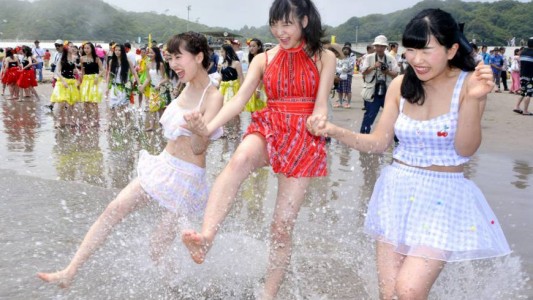 A seis años de la catástrofe núclear, reabrieron una playa de Fukushima