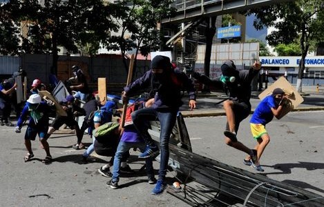 Un muerto por disparos en las primeras horas del paro total en Venezuela