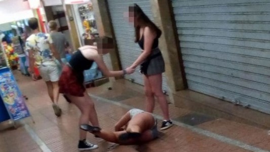 Fotos: descontrol de sexo y alcohol de jóvenes ingleses en un pueblo de Palma de Mallorca en España