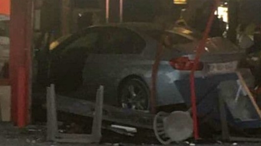 París: un automovilista embistió su auto contra una pizzería y mató a una nena