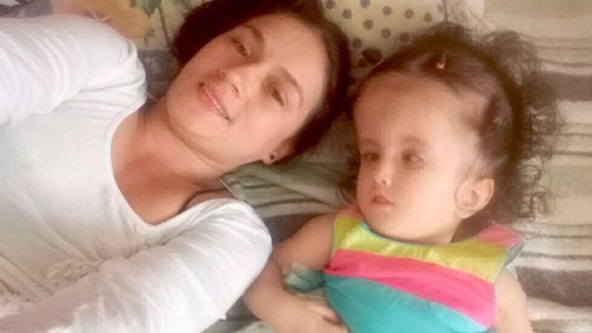 Adoptó a una nena con hidrocefalia y recibió el mejor regalo: "Mamá, te amo"