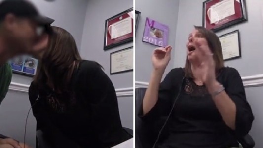 Video: la emoción de escuchar por primera vez el sonido de un beso