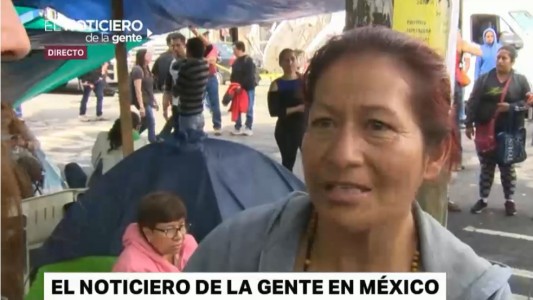 México: La desesperación de familiares de los trabajadores de una fábrica derrumbada