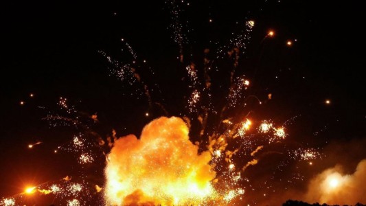 Impresionante explosión en un depósito de armas de Ucrania