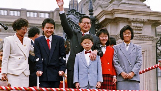 Un grupo de mujeres reclama no indultar a Fujimori y juzgarlo por esterilizaciones forzadas