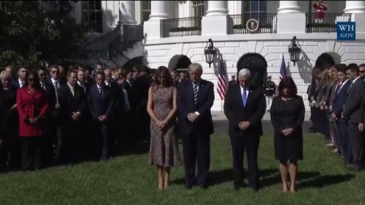 Masacre En Las Vegas: Trump encabezó un minuto de silencio en el jardín de la Casa Blanca