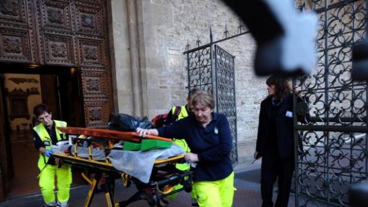 Italia: un turista murió aplastado al caerle una piedra de una iglesia