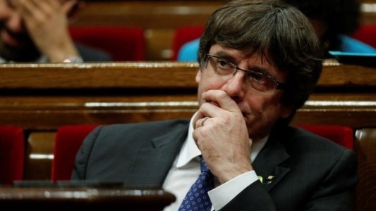 La Fiscalía española solicitó una orden para detener a Carles Puigdemont