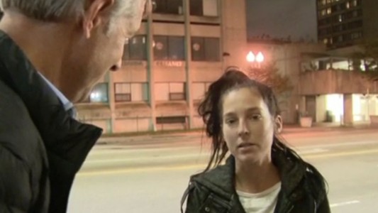 Encontraron a su hija desaparecida al verla en un programa de televisión sobre drogadictos sin hogar