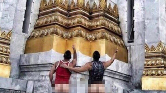 Tailandia: expulsan a dos turistas estadounidenses por bajarse los pantalones en un templo