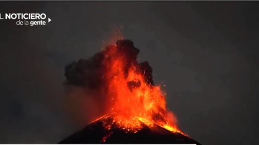 Video: reventó el volcán "Reventador"