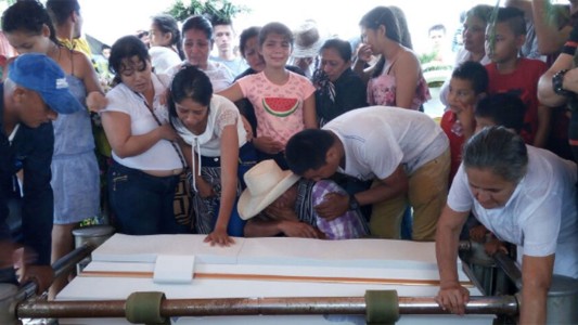 Horror en Colombia: detuvieron a un adolescente por torturar, violar y asesinar a su hermana de 10 años