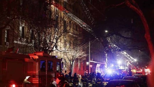Un niño de tres años provocó el incendio en el edificio de Nueva York que dejó 12 muertos
