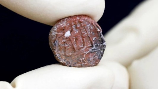 Arqueólogos hallaron un sello que confirma un pasaje bíblico