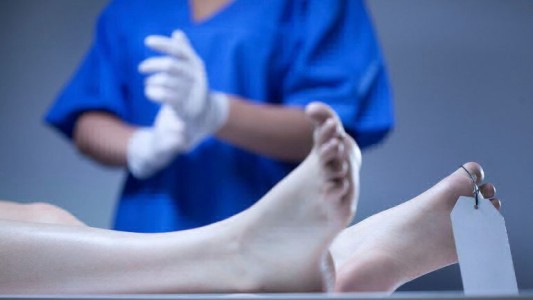 Recobró el conocimiento cuando estaban por practicarle la autopsia