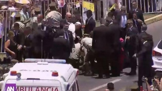 La preocupación de Francisco al ver que un caballo arrojó a un carabinero contra el Papamóvil