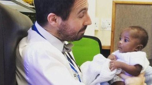 El pediatra que se volvió viral al publicar los consejos que le dieron sus pacientes enfermos terminales