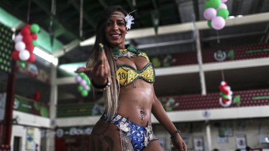 Debuta la primera "passista" trans en el carnaval de Río: "Estoy acá para luchar por toda la clase LGTB"