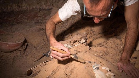 El increíble hallazgo de una necrópolis egipcia con 40 momias y un mensaje "de la otra vida"
