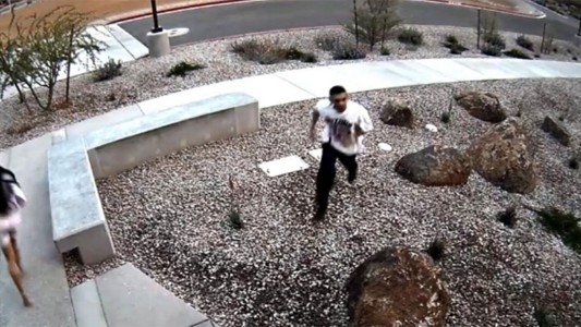 Video: ladrones quisieron escapar de la policía y se escondieron por error en una comisaría