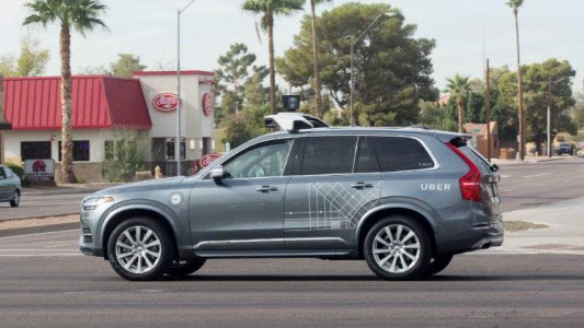 Vehículo autónomo de Uber atropelló y mató a una mujer