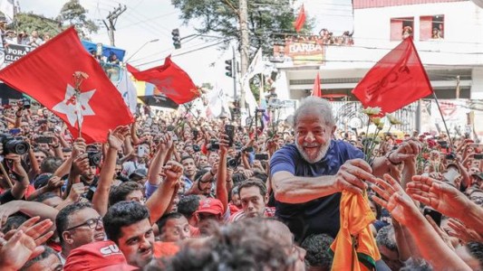 Abogados presentan cautelar que podría sacar de prisión a Lula da Silva