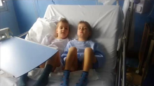 Murió el nene español cuyo hermano gemelo había fallecido hace un mes: los dos de la misma enfermedad