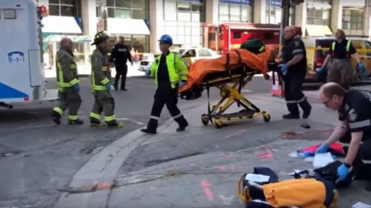 La policía detuvo al conductor de la furgoneta que atropelló a 10 personas en Toronto