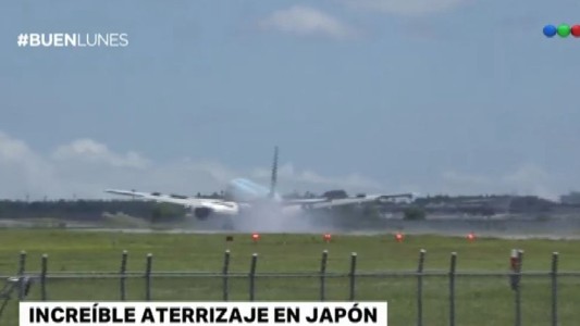 Video: avión rompió su tren de aterrizaje al tocar la pista
